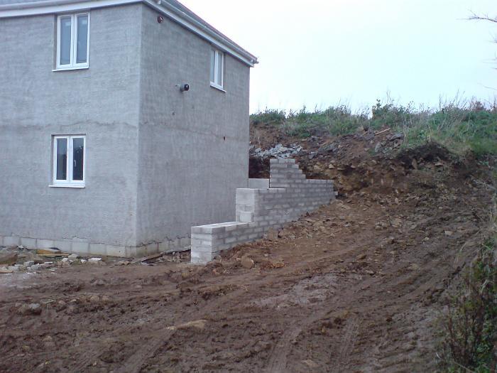 15 Retaining Wall & Cess Tank (16)